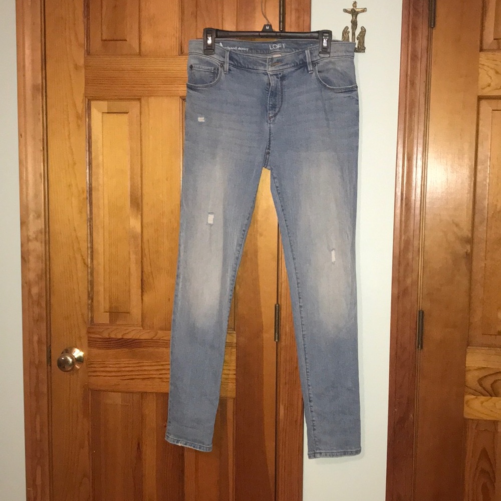 Size 4 blue jeans skinny relaxed fit.